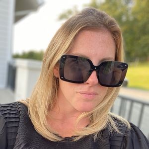 Meet your Posher, Becky